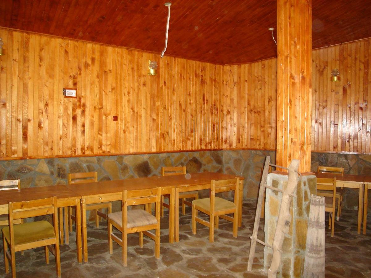 Хотел Галина Палас Srem Exterior foto
