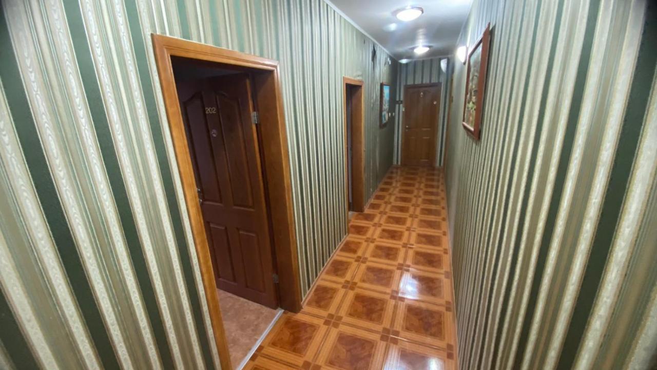 Хотел Галина Палас Srem Exterior foto