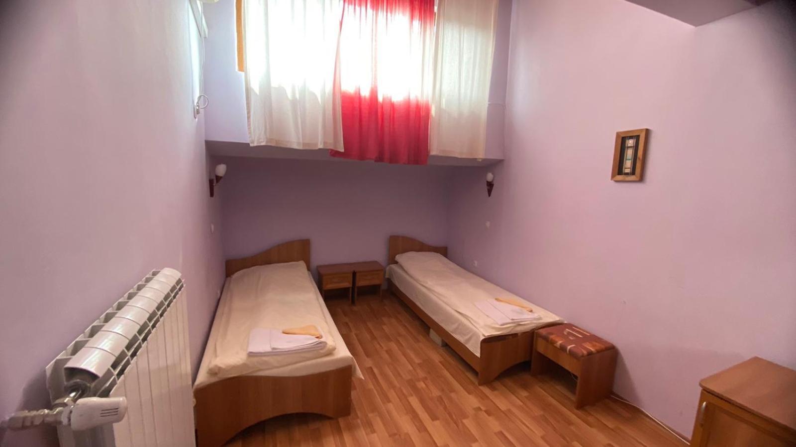 Хотел Галина Палас Srem Cameră foto